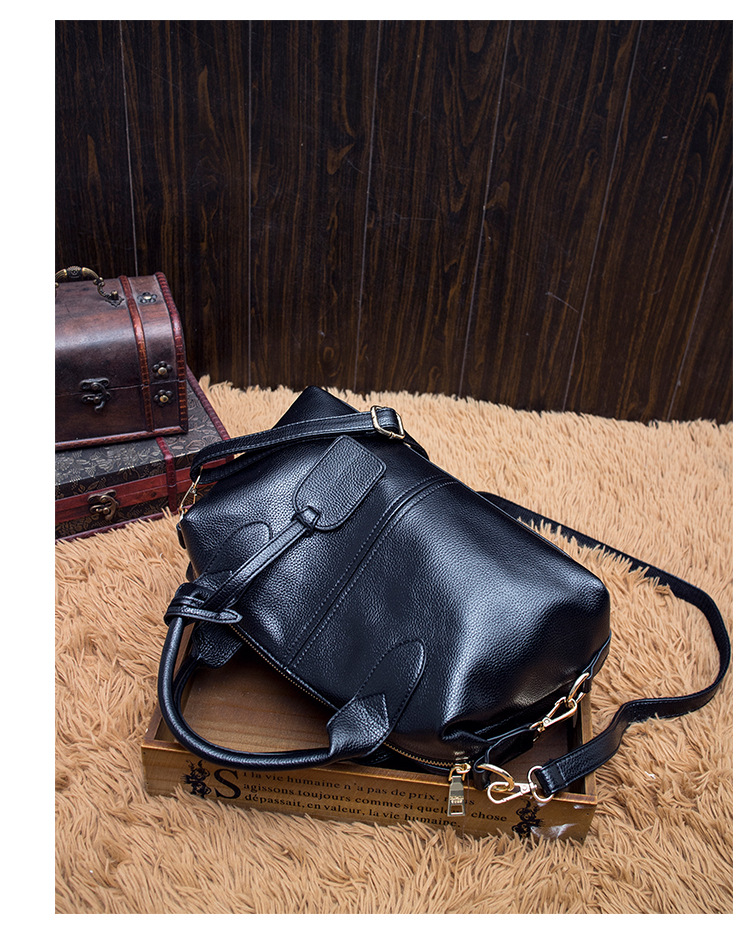 Borsa a tracolla con motivo litchi estivo 2024 Borsa a cuscino con una spalla da donna nuova_voghion.com