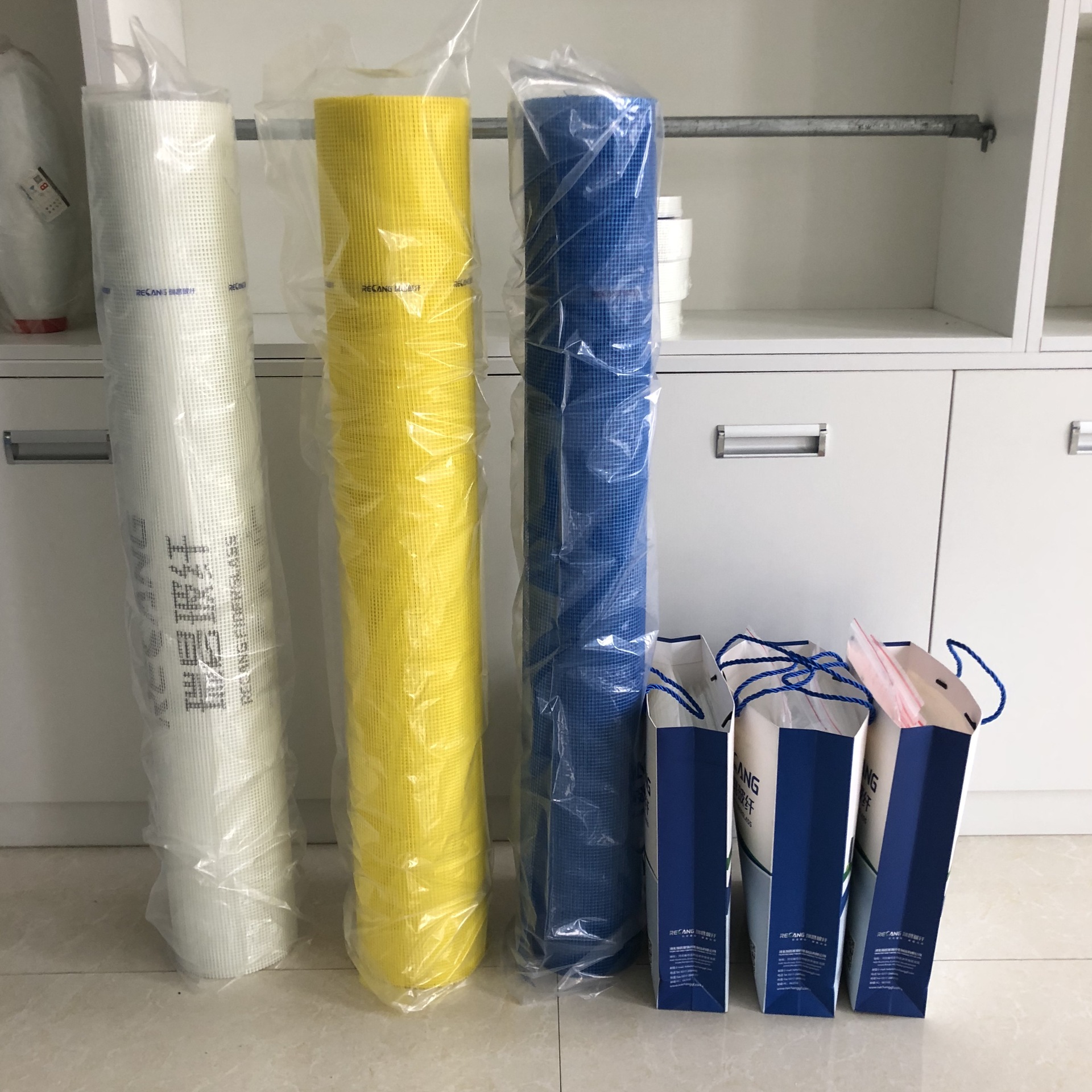 河北 厂家批发生产耐碱网格布 抗裂网格布 保温网格布  国标墙网