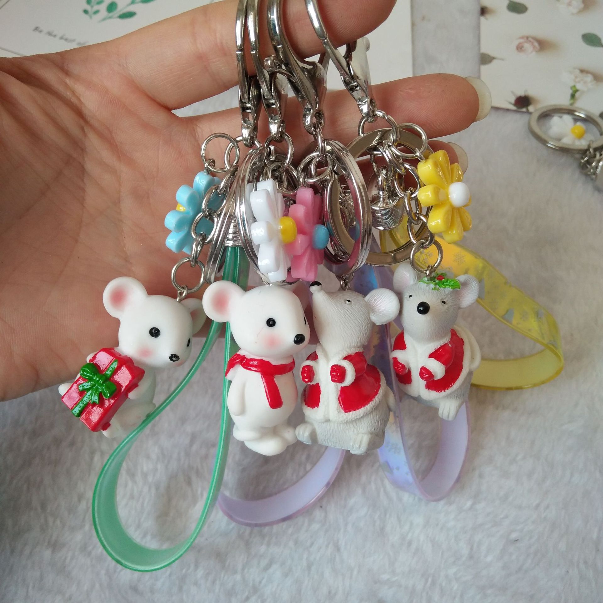 Christmas Cute Little Mouse Keychain Wholesale Nihaojewelry display picture 3
