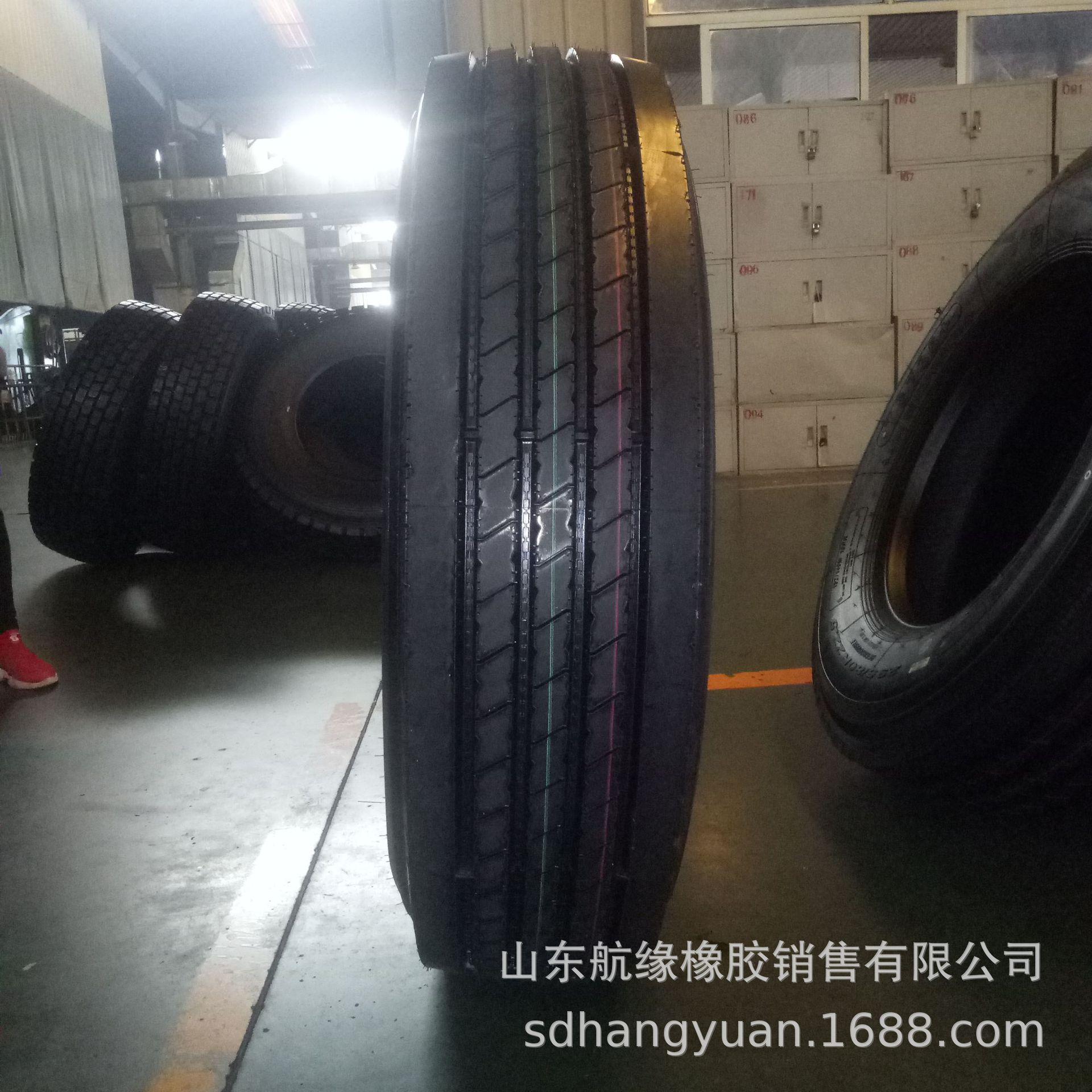 厂家大量出口现货 11R22.5 汽车卡车载重全钢丝轮胎 各种认证齐全