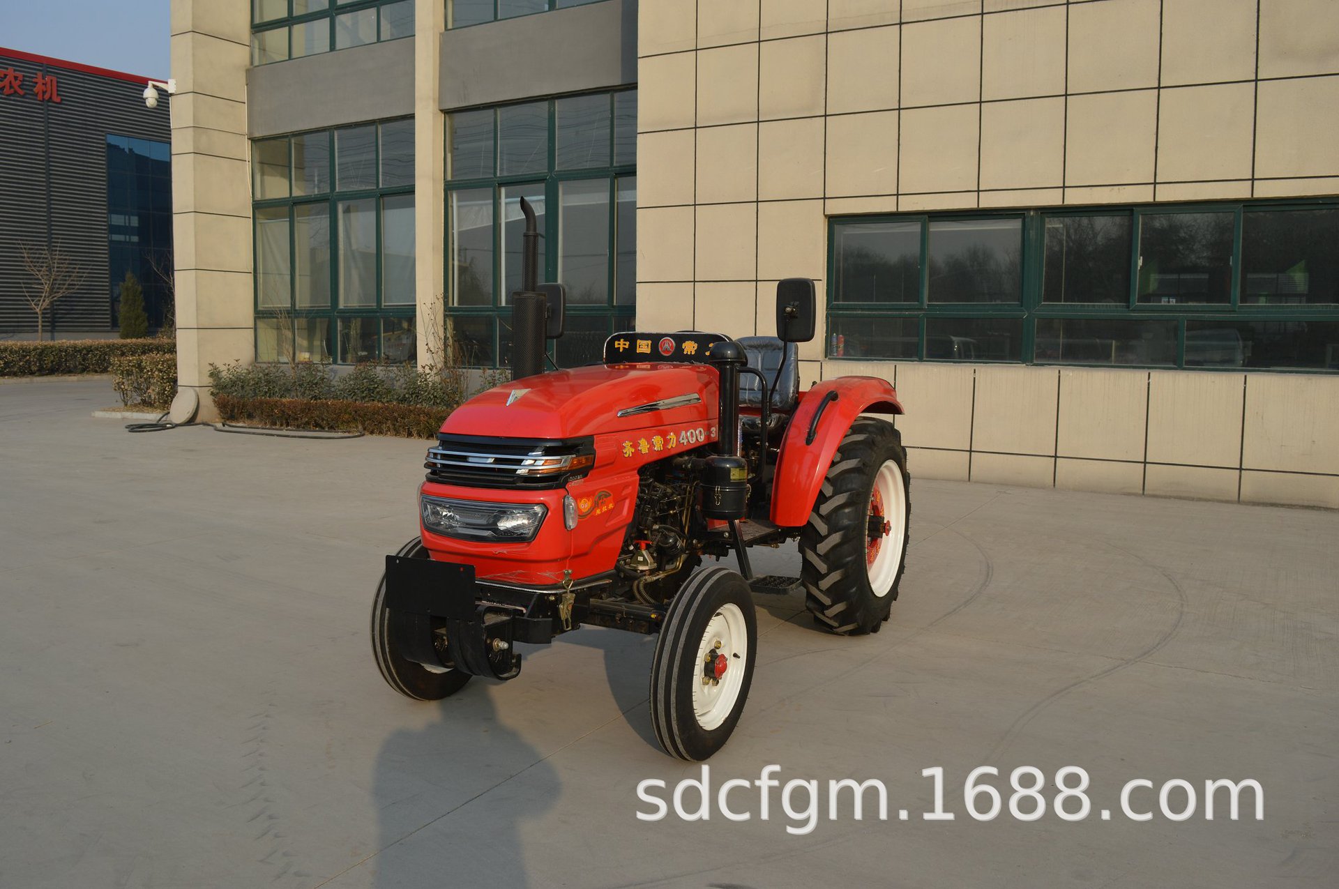 农用四轮小型拖拉机爬山开沟用拖拉机多功能灵活拖拉机效率高