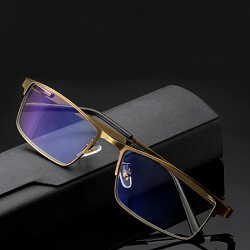 12104857044_290482098