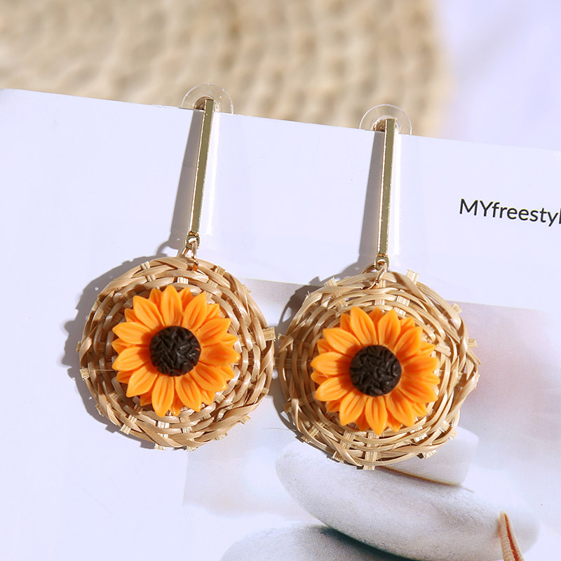 Korean Long Geometric Sunflower Rattan Flower Earrings Female Retro Vintage Earrings Wholesale display picture 5