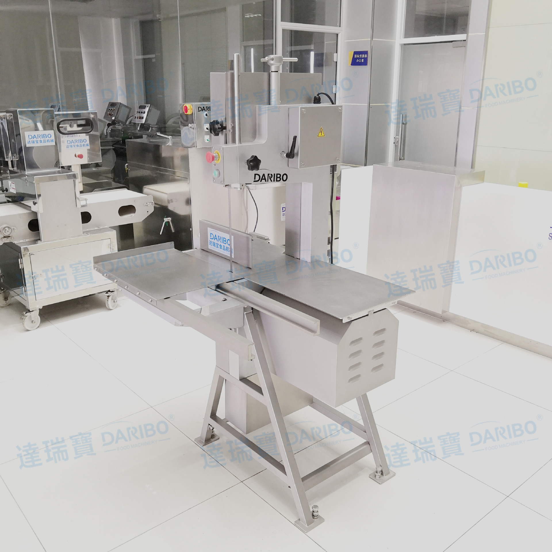 l冷冻五花肉分条机 不锈钢牛仔骨锯片机 商用多功能台湾锯骨机