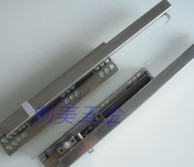 华南五金厂直销二节隐藏式反弹按弹式省拉手滚珠托底滑轨五金配件