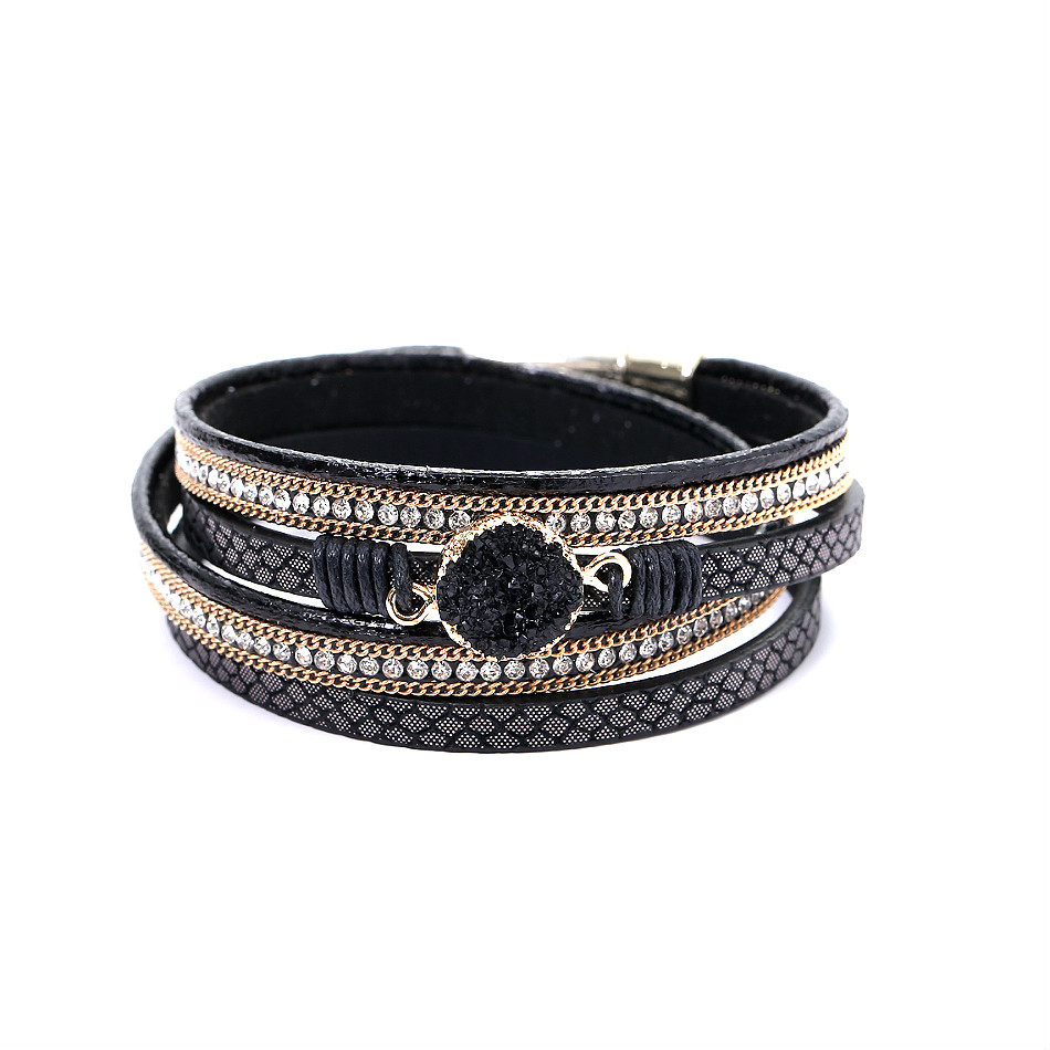 Detail of Magnetic Clasp