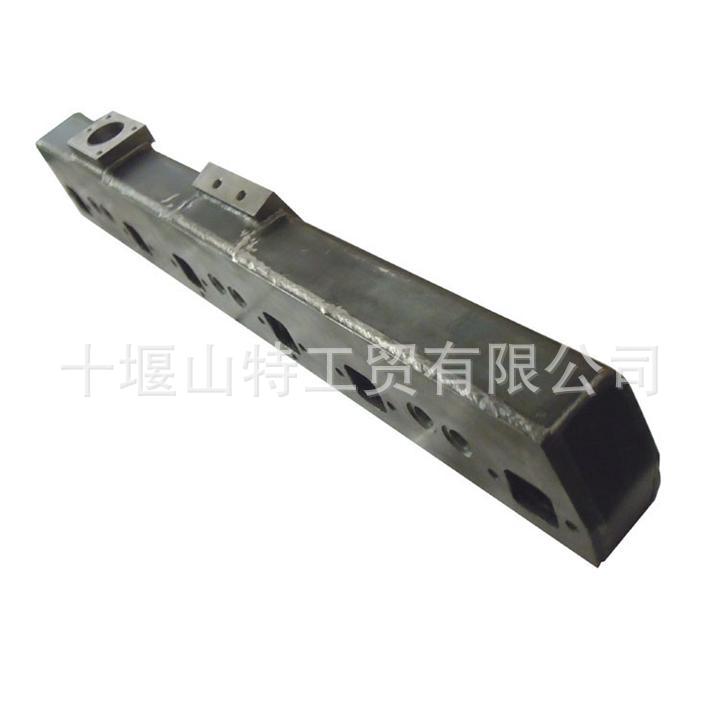 3008590 NT855排气歧管