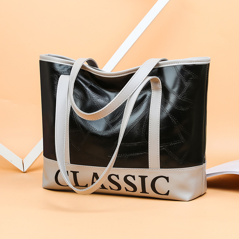 Capacious bag for leisure, Amazon