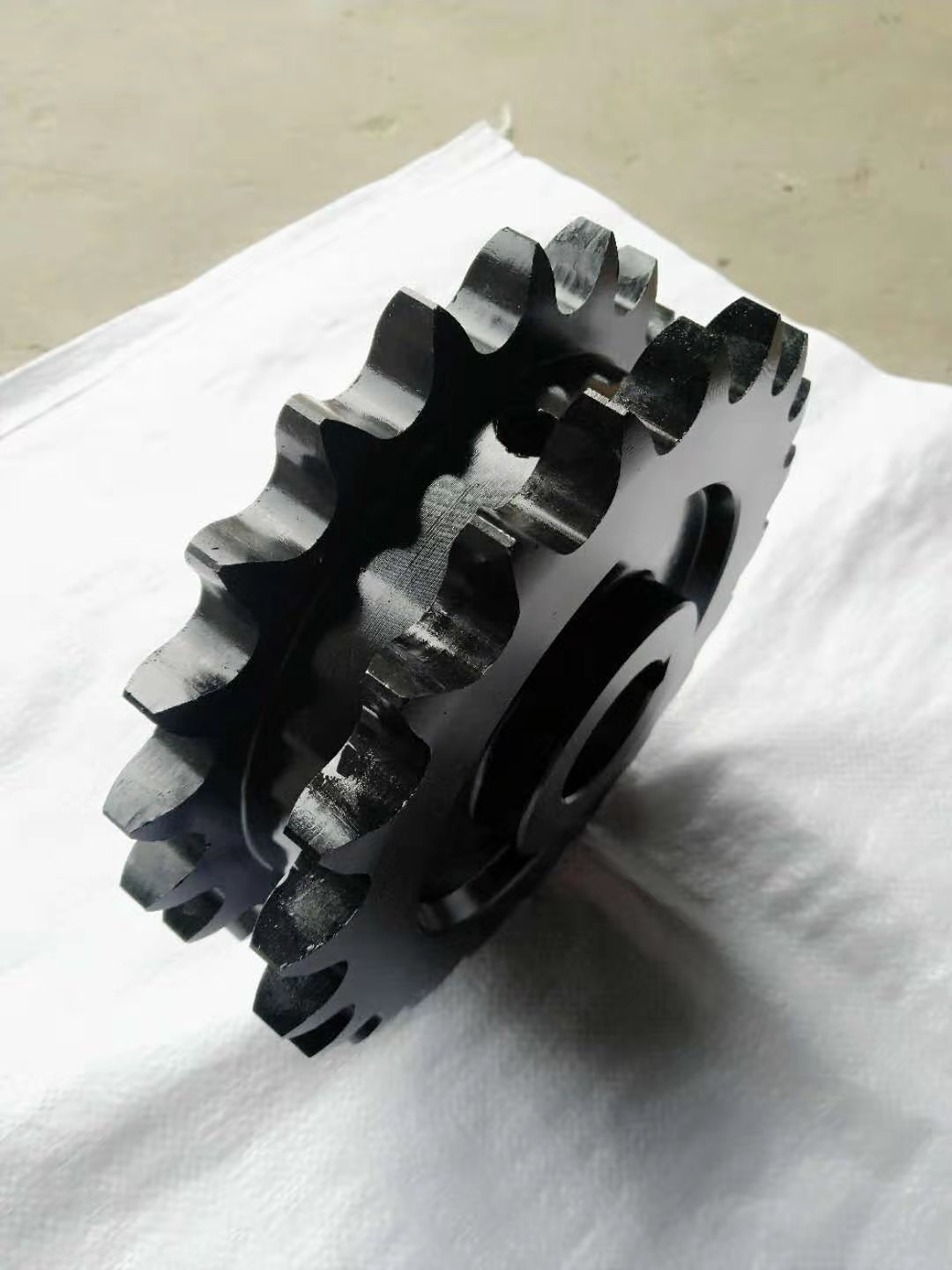 45钢链轮生产 厂家非标链轮加工 双排链轮 货期短