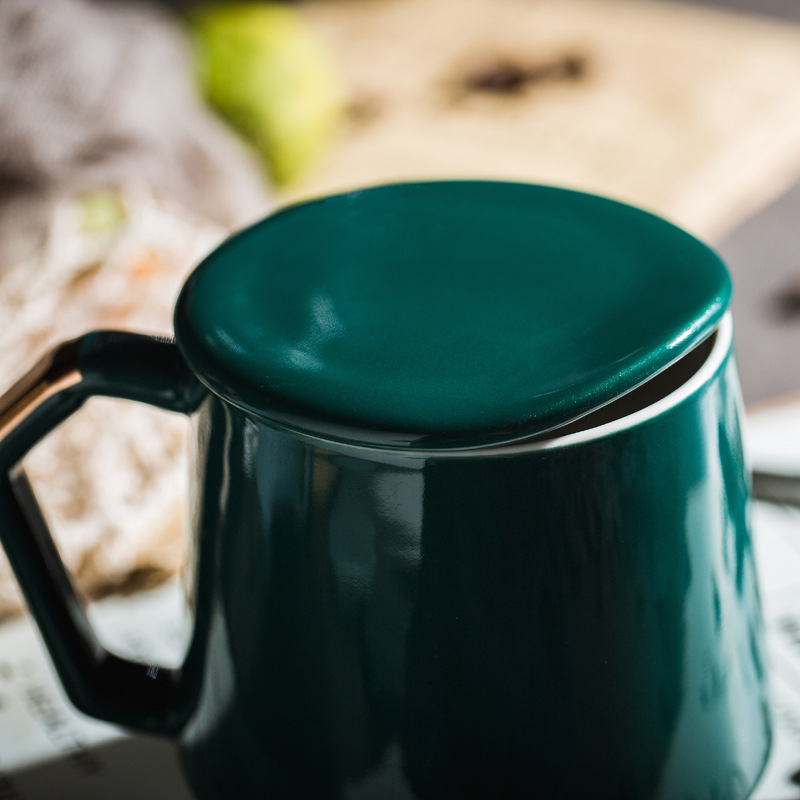 Taza de oro, taza de cerámica, taza de café, taza de agua, con tapa sin agujeros a prueba de polvo, cuchara, posavasos, LOGOTIPO tallado