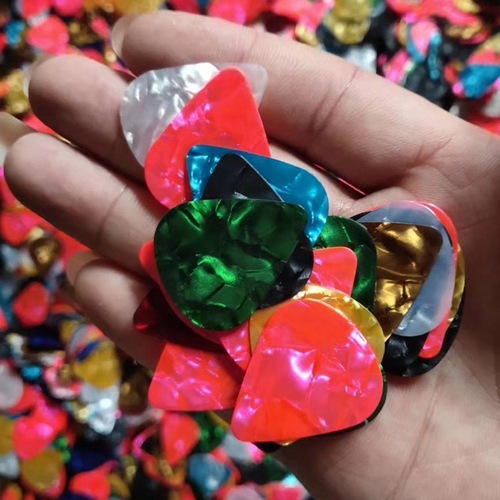 Guitar pick, folk guitar celluloid pick, 0.71 electric guitar pick, ABS acoustic guitar pick, strumming