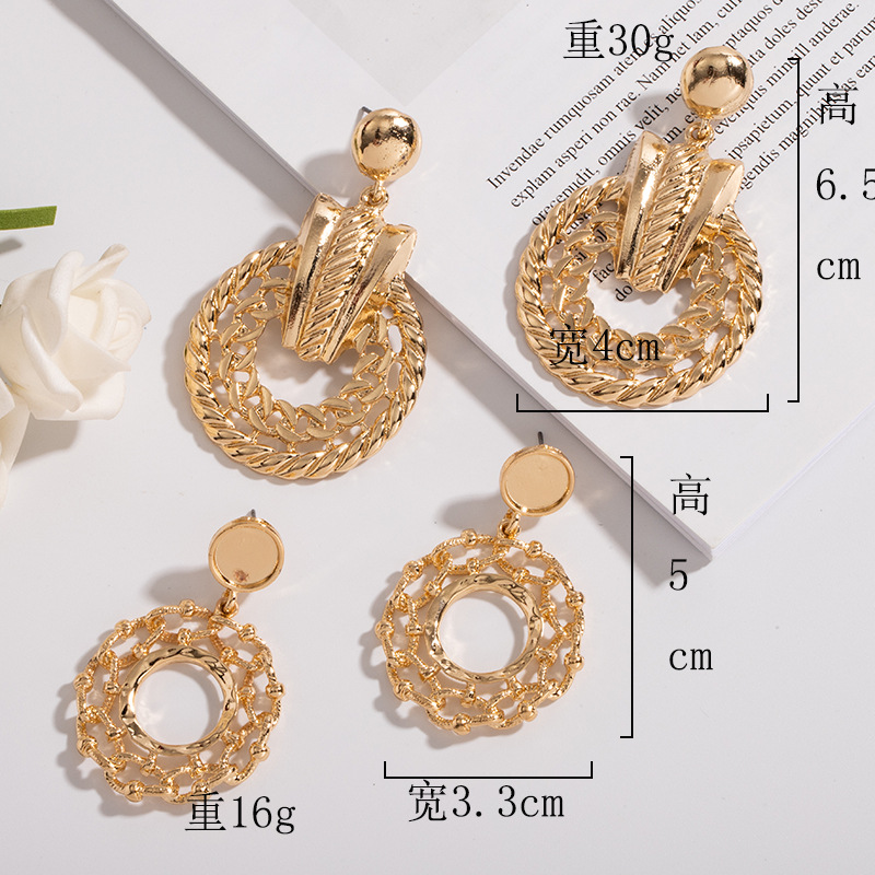 Nouvelles Boucles D&#39;oreilles De Mode Creuses Circulaires display picture 1