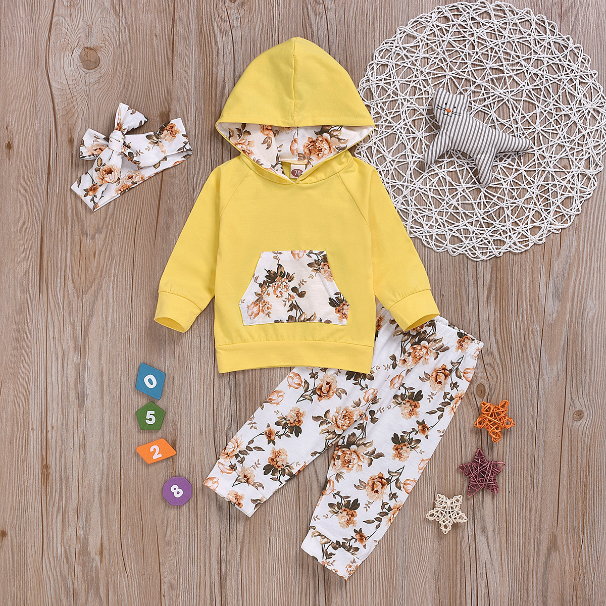 Hot Plant Printed Yellow Three-piece Fashionable Cotton Children's Clothing display picture 2