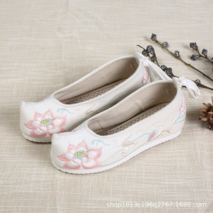 Chinese hanfu Dynasty shoes ancient shoes children heightening embroidered shoes