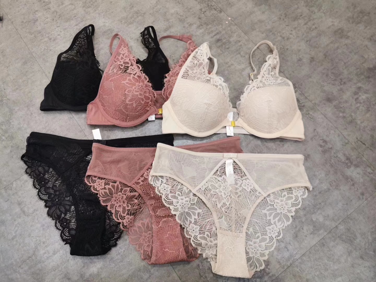 i2 XifKkz9SEOZoouDvgzY Tcfqz0R92czLY