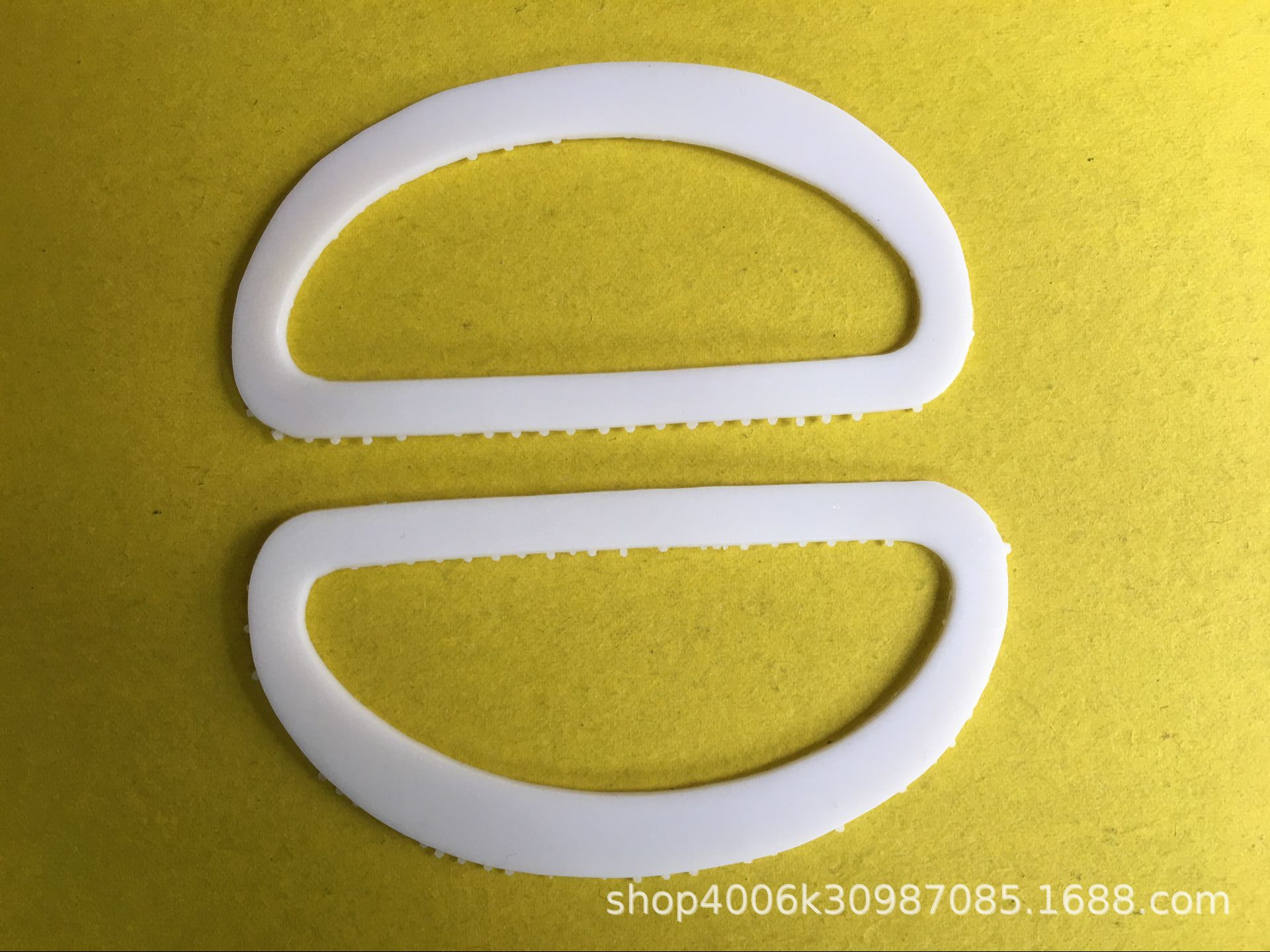 厂家定做白色新料半月亮手提.一面刺点一面平滑PE袋热压把手