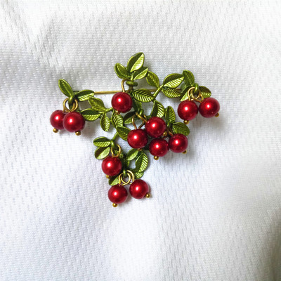 青岛饰品蔓越莓胸针红色胸花复古胸针仿珍珠烤漆胸针|ms