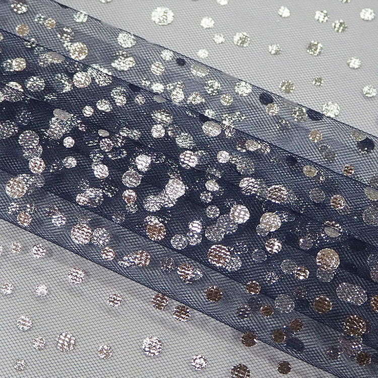 Fabricantes de suministro de plata punto estampado tela de malla hijab hilo vestido de boda tela de mujer