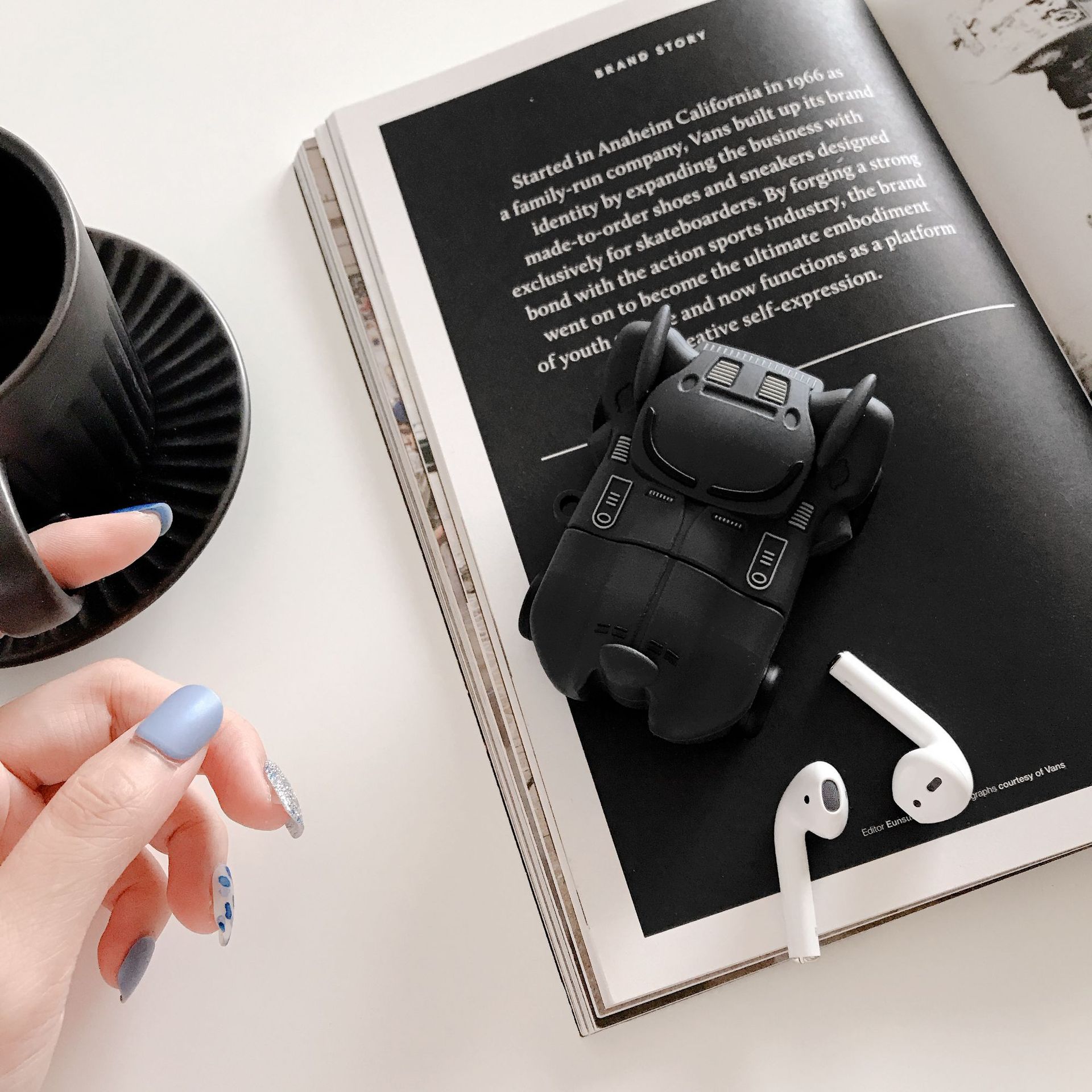 AirPods Case Side