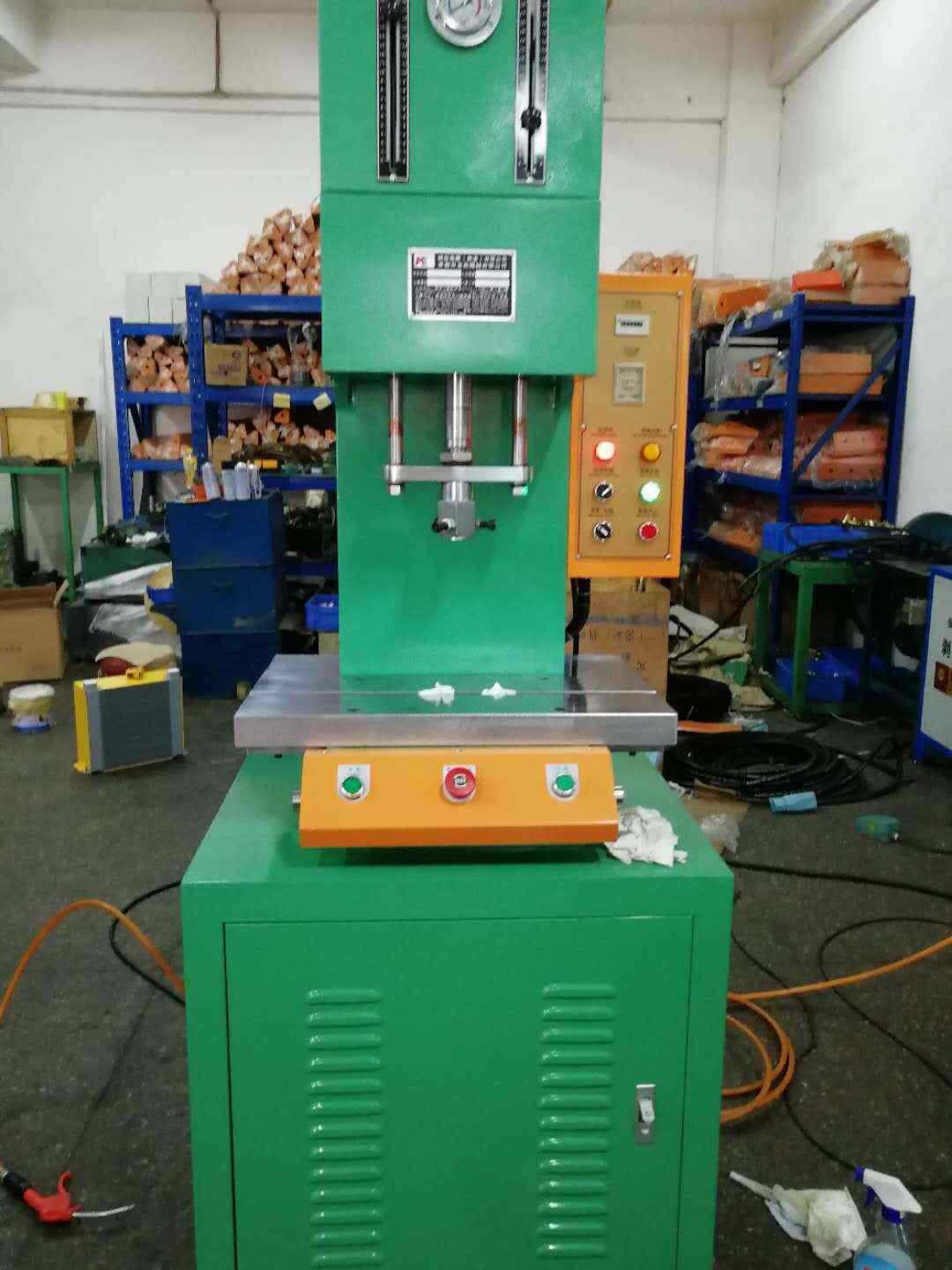 金诚厂家直销供应台式压力机液压机 小型油压机 桌上型压力机