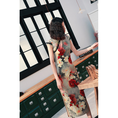 Women's Long Cheongsam Improved chinese qipao dresses Party Catwalk Dress Temperament Slim Cheongsam