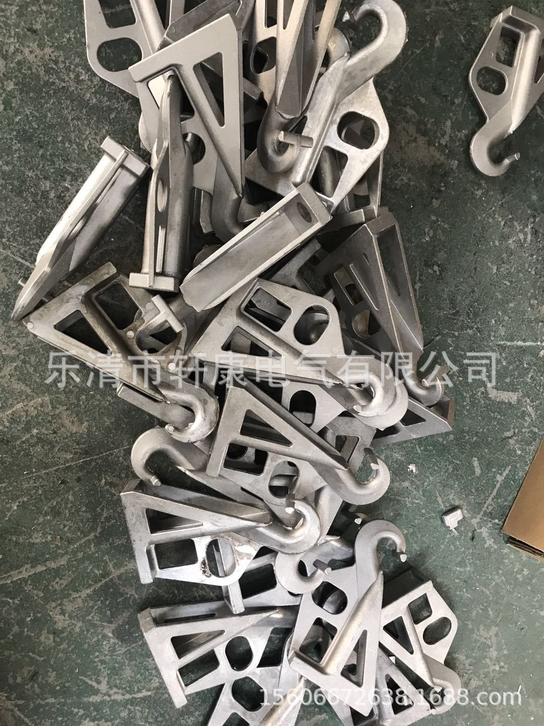 厂家销售 Bracket 铝合金制电缆固定支架 悬垂线夹 SM81耐用