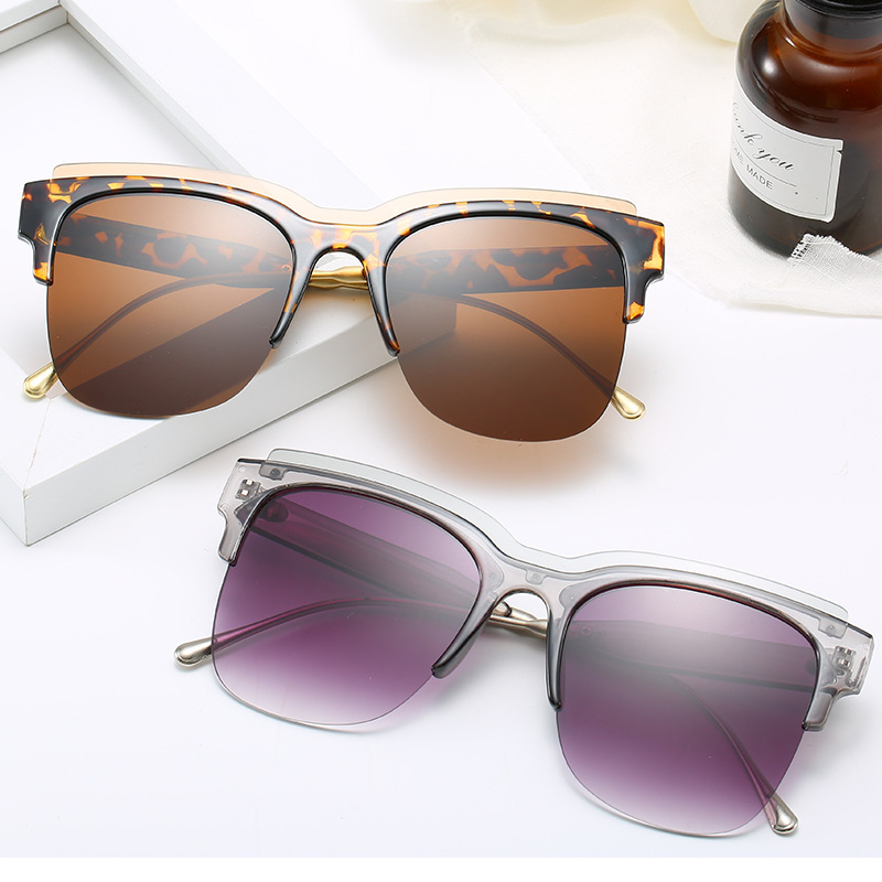 retro square trend glasses solar-powered