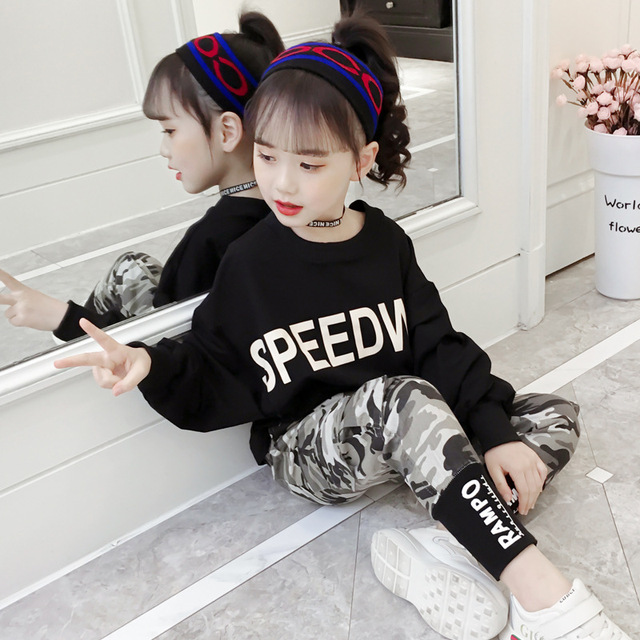 2019 cô gái mới phù hợp với trẻ em lớn Phiên bản Hàn Quốc của áo len in hình áo thun cotton thời trang ngụy trang hai mảnh Bộ đồ trẻ em