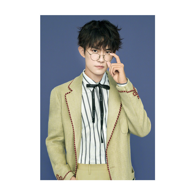 【E292】易烊千玺 高清铜板纸明星海报 家居酒吧装饰画|ru