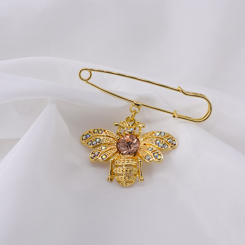 Baroque Bee Retro Pearl Color Diamond Brooch display picture 8