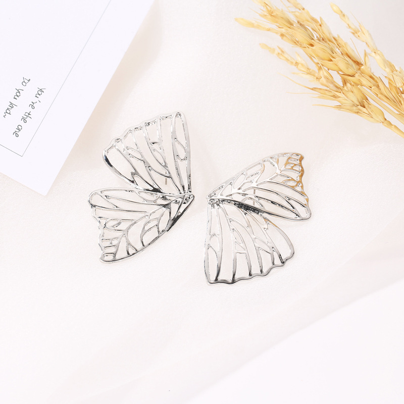 Hot Selling Fashion Exaggerated Metal Hollow Butterfly Earrings display picture 6