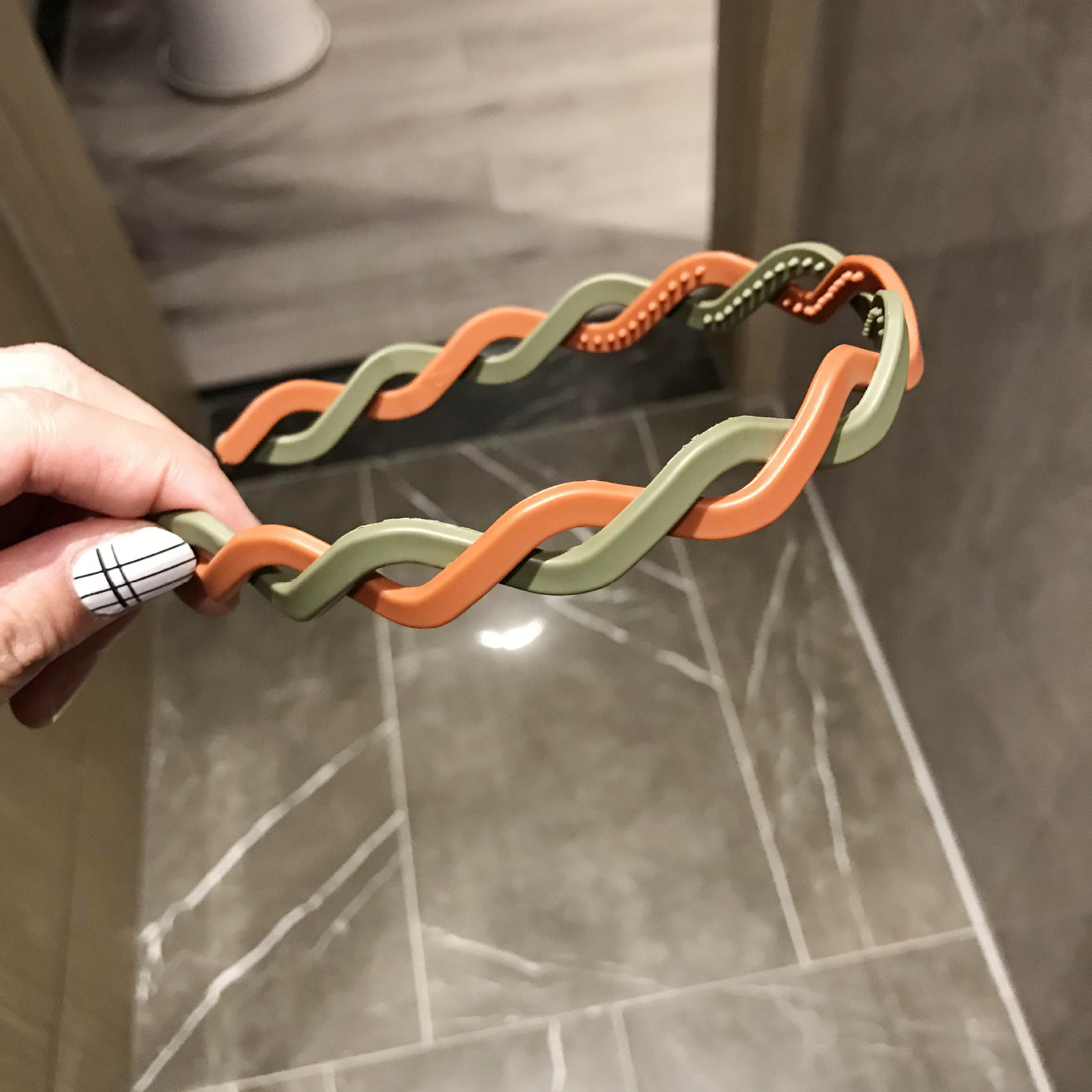 1 Piece Quantity Daily Occasion Plastic Material Cute Fashion Sweet Women'S Color Block Candy Twist Plastic Hair Band