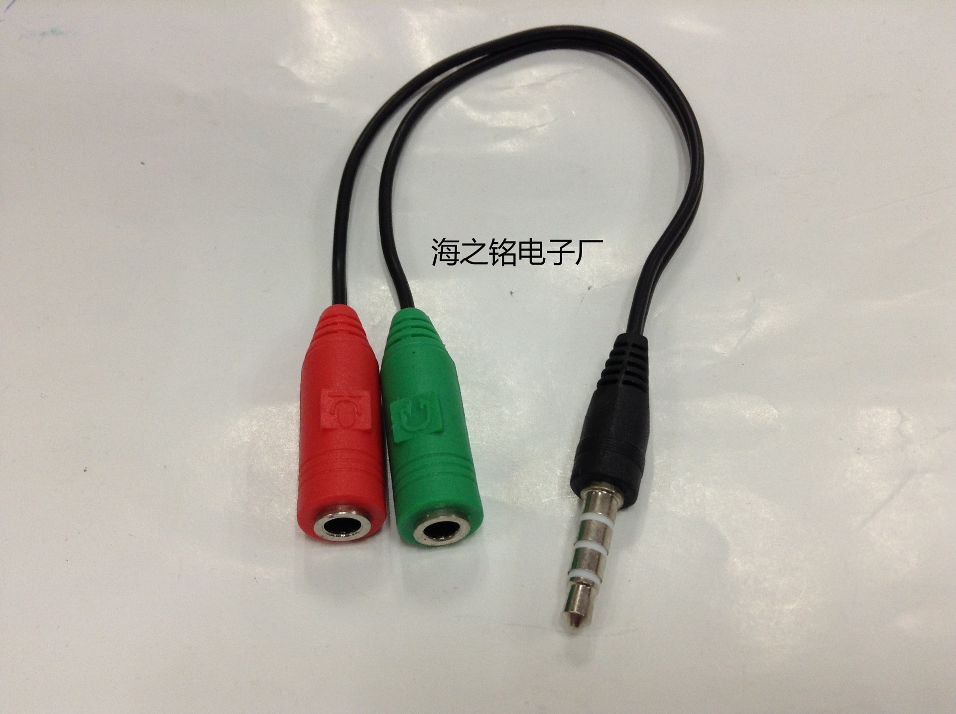 3.5mm一分二音频线 手机K歌唱吧带麦一分二情侣线3.5音频线红绿线