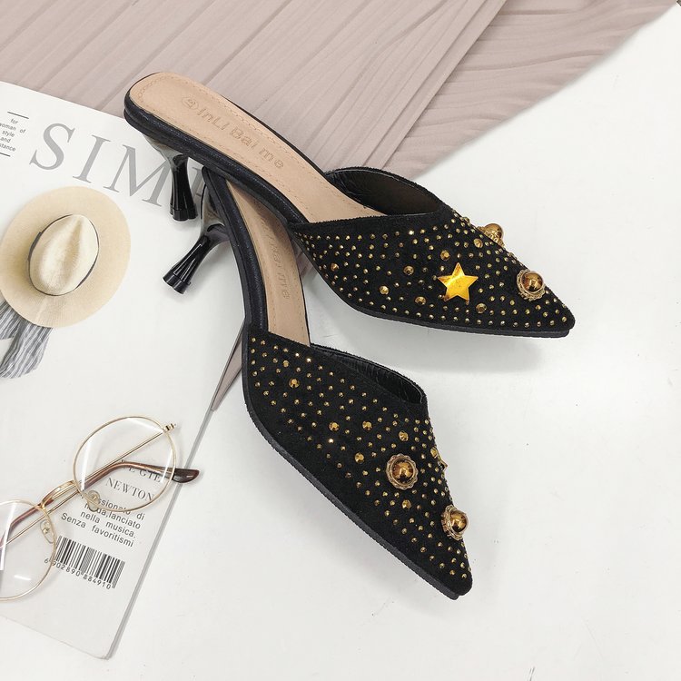 2024 Frühjahr/Sommer, sexy, schmale Absätze, mittlerer Absatz, spitzer Kopf, große Halbanhänger, Pailletten-Sandalen für Damen_voghion.com