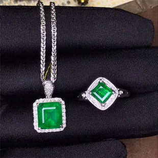 Luxury Banquet Color Treasure Jewelry Set Wholesale 18K Gold Natural Emerald Necklace Pendant Ring