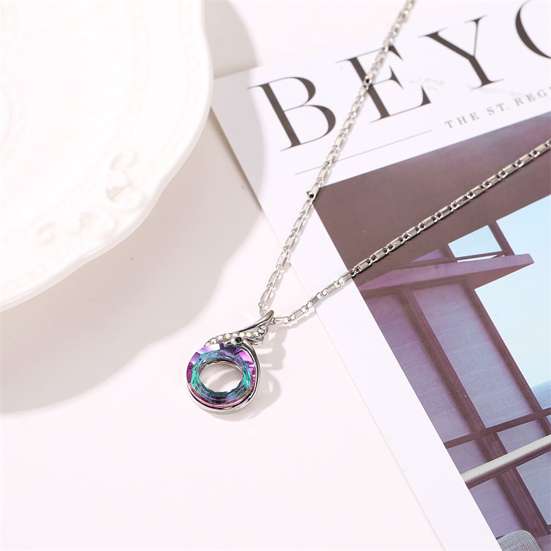 New Necklace Colorful Crystal Peacock Gradient Pendant Necklace Clavicle Chain Wholesale Nihaojewelry display picture 2