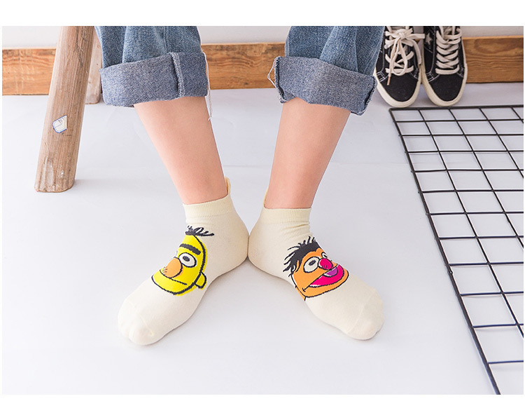 منتج جديد للربيع والصيف للرسوم المتحركة اليابانية Sesame Street Sox للسيدات ، جوارب قارب اليد اليمنى واليسرى بالجملة جوارب نسائية قصيرة من القطن الضحل display picture 5