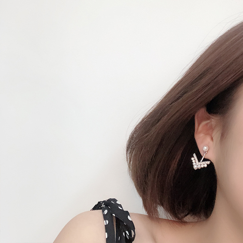 Korean S925 Silver Needle Fashion Diamond Pearl Earrings display picture 8