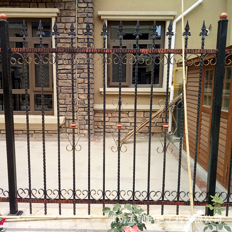 别墅小区外墙栅栏 工厂学校庭院护栏 铁艺隔离围栏 厂家供应