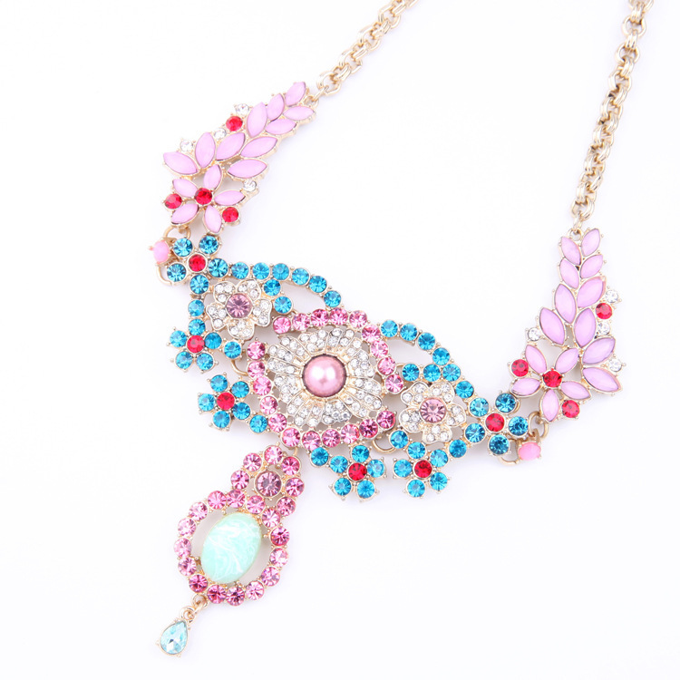 Harajuku Style Fashion Necklace Design Sense Hollow Flower Necklace Elegant Temperament Popular Ethnic Style Sweater Chain display picture 9
