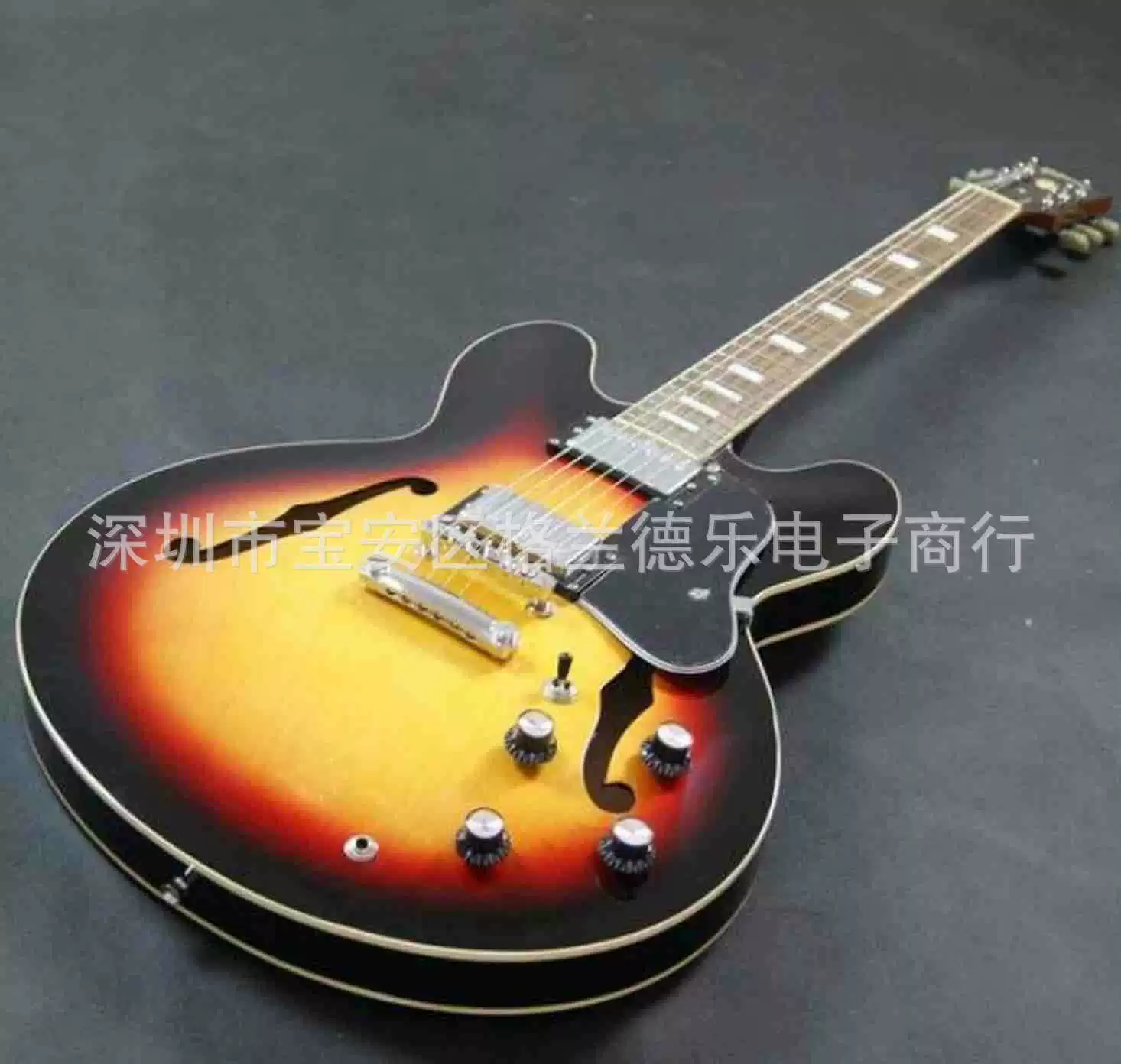 Jeep, guitar with cord, ES335