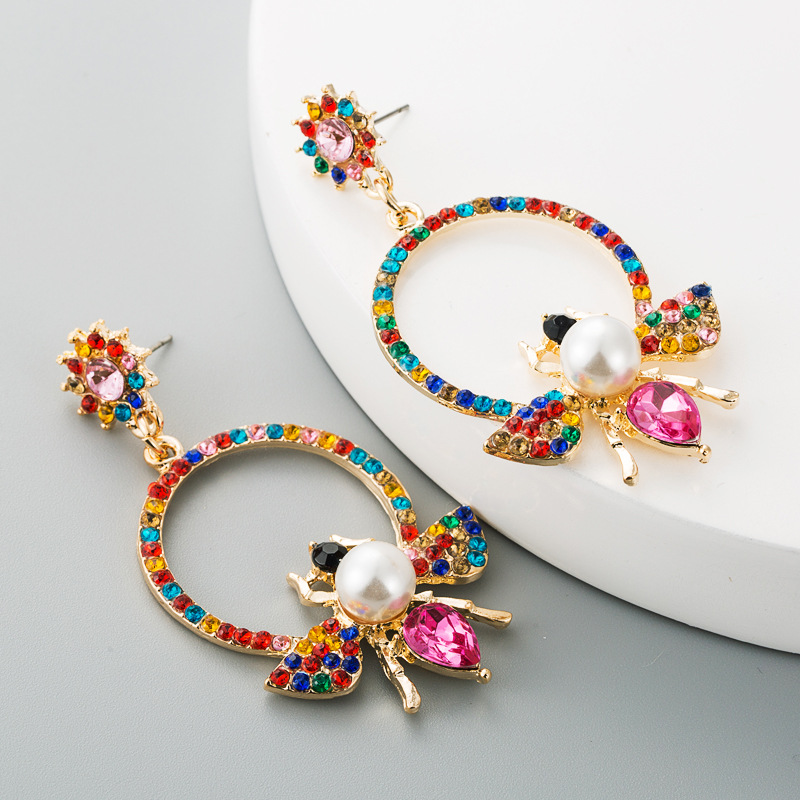 Européen Et Américain Exagérée Géométrique Perle Boucles D'oreilles Femelle Alliage Strass Incrustés Abeille Accessoires Longue Tempérament De Mode Boucles D'oreilles display picture 13