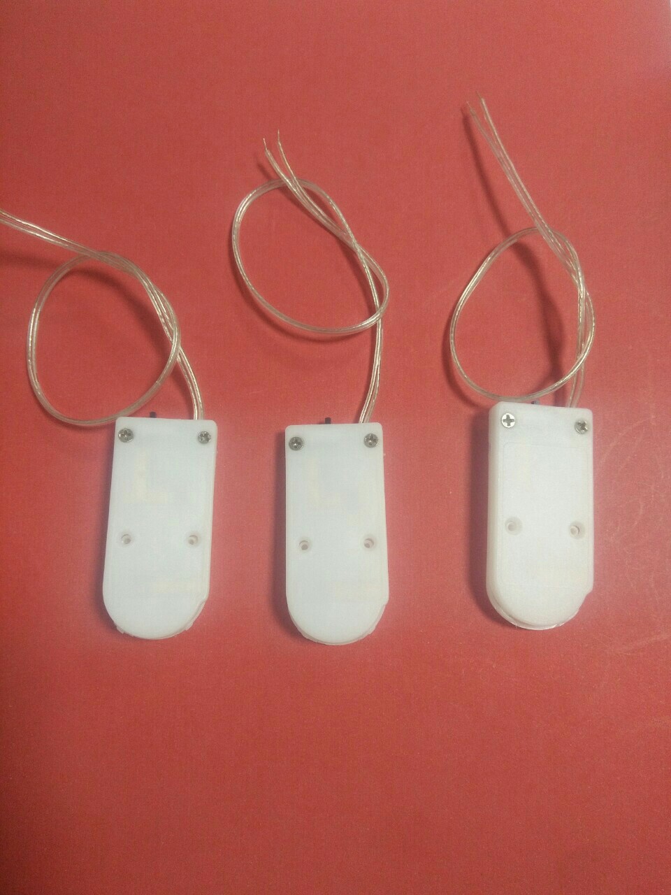 CR2032纽扣电池盒透明乳白自带引线开关U型心型纽扣电池盒两节