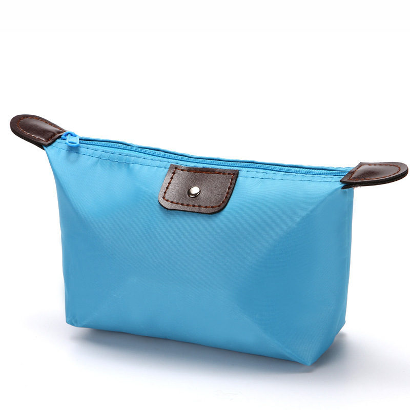 Women's Medium All Seasons Nylon Solid Color Basic Dumpling Shape Zipper Cloud Shape Bag Cosmetic Bag display picture 1