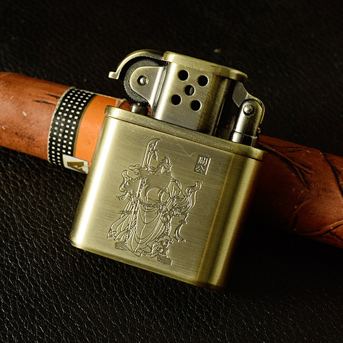 Dolphin kerosene lighter-676 old nine-door Guan Gong pattern kerosene outdoor creative old-fashioned metal lighter