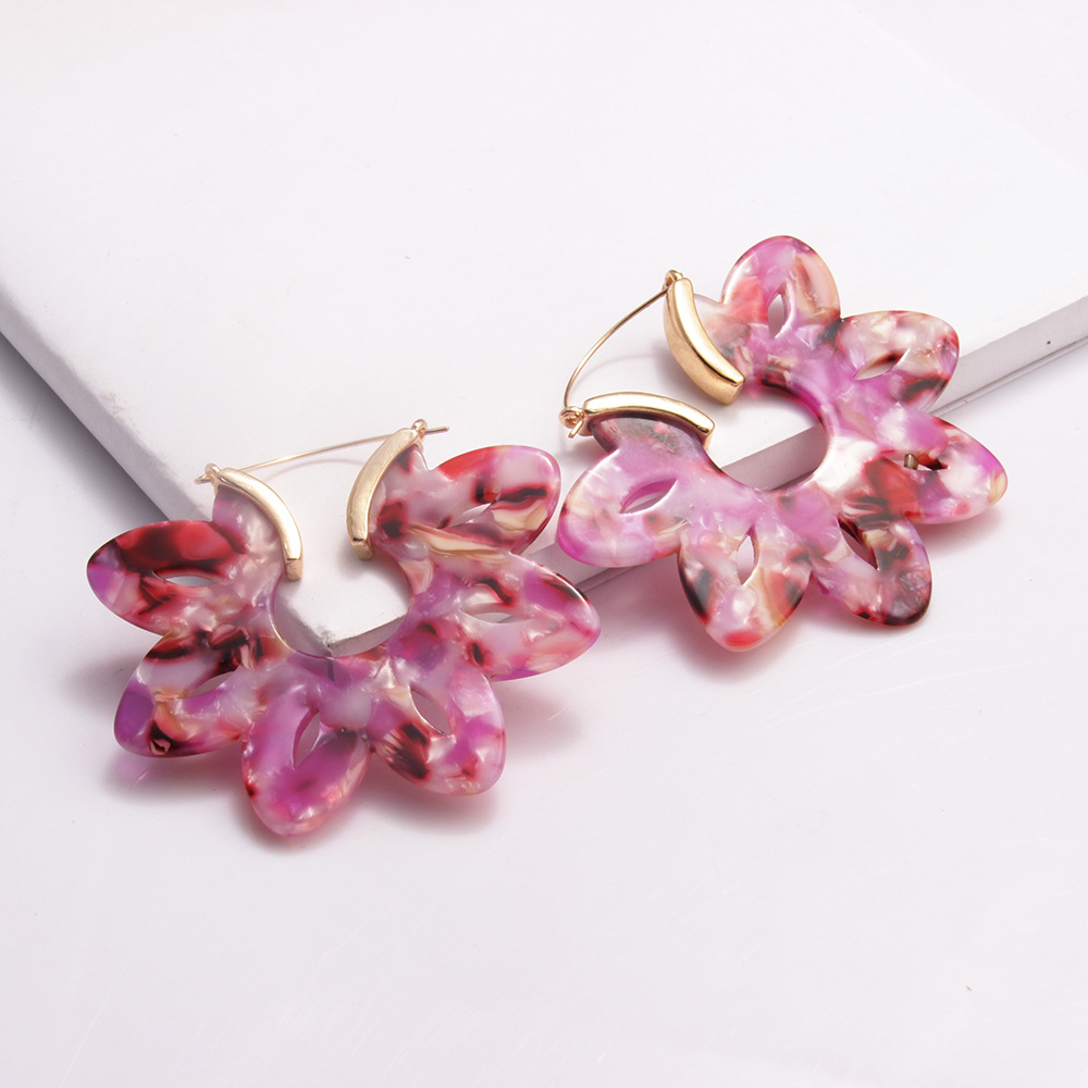 Retro Leopard Print Hollow Flower Acrylic Earrings display picture 11