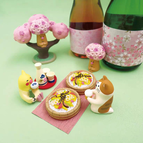 Japanese groceries Sakura tree girl heart doll house micro landscape shooting scene props decoration gifts resin ornaments