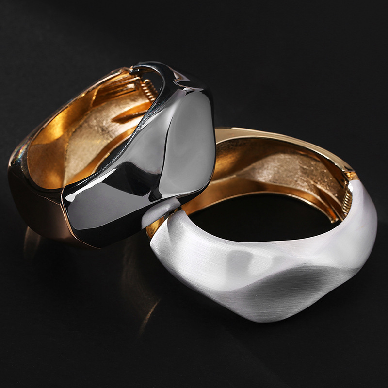 creative alloy open bracelet