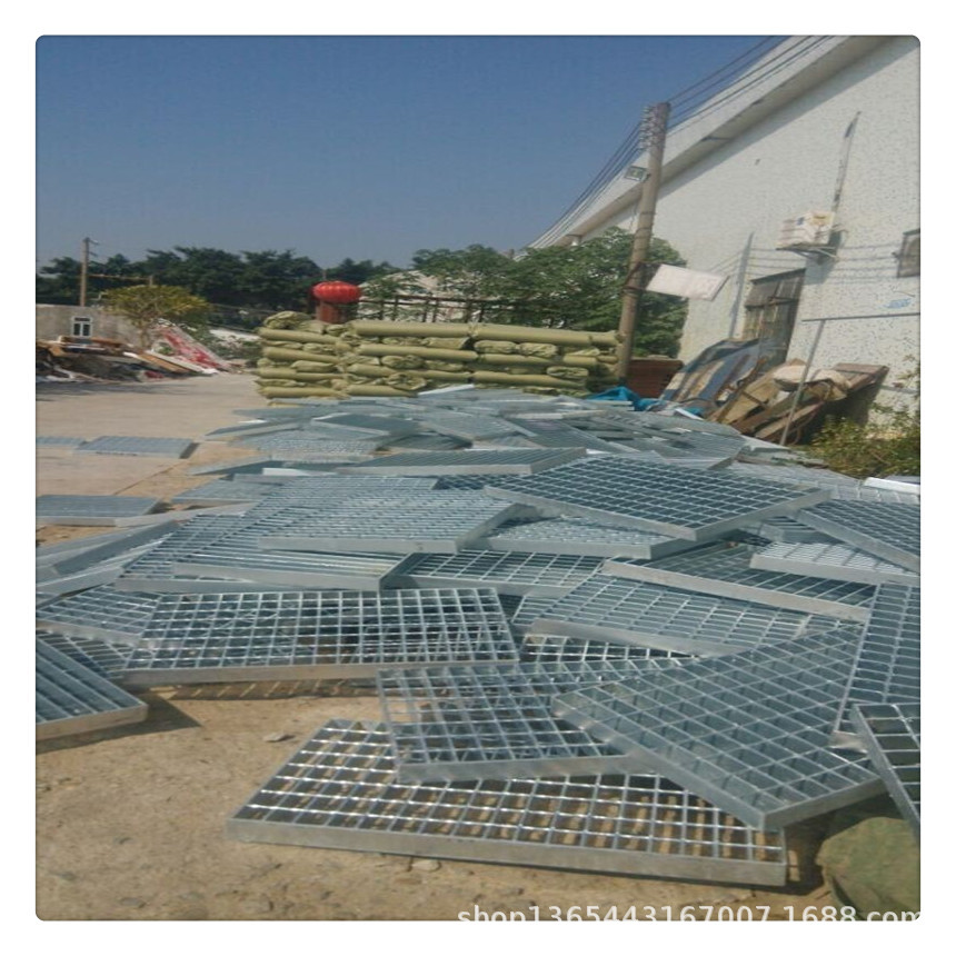 【厂家生产】  齿形镀锌钢格板 平台脚踏板 洗车房格栅板