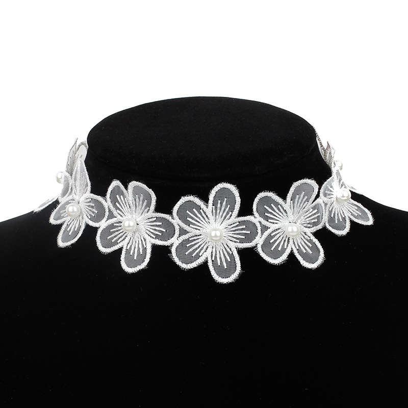 8g Weight Necklace Classification Wedding, Travel Occasion Lock Pattern Women'S Gender Cross-border New Accessories Internet Hot Fresh Rhinestone Flower Necklace Pearl Choker Necklace Short Clavicle Chain 9